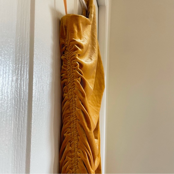 NWT House of Harlow 1960 Women’s Slinky Ruched Velvet Mini Dress Gold X-Small - Picture 7 of 14